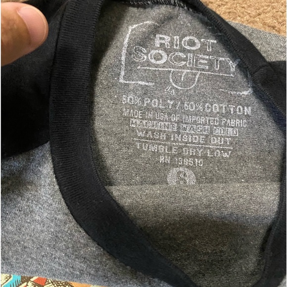 NWOT Men’s Riot Society Graphic Elephant Baseball T-Shirt - Picture 3 of 4